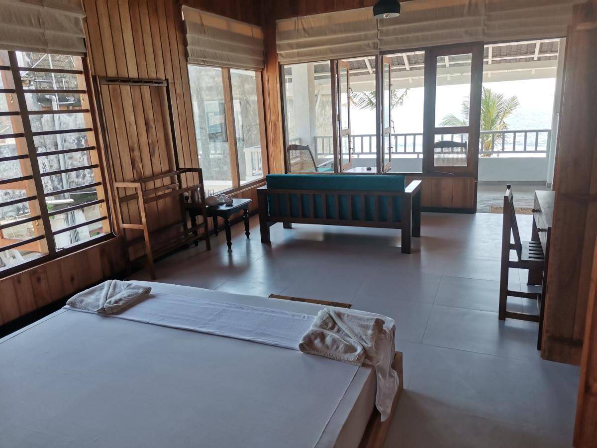 Mountain Wave Hotel And Surfshop Хиккадува Экстерьер фото