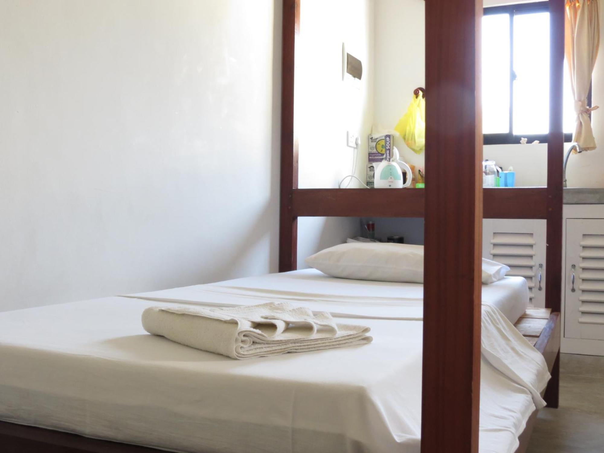 Mountain Wave Hotel And Surfshop Хиккадува Номер фото