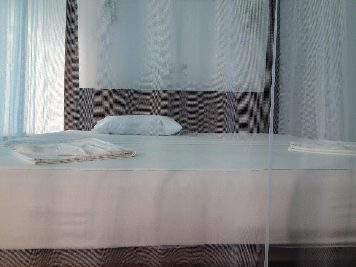 Mountain Wave Hotel And Surfshop Хиккадува Экстерьер фото